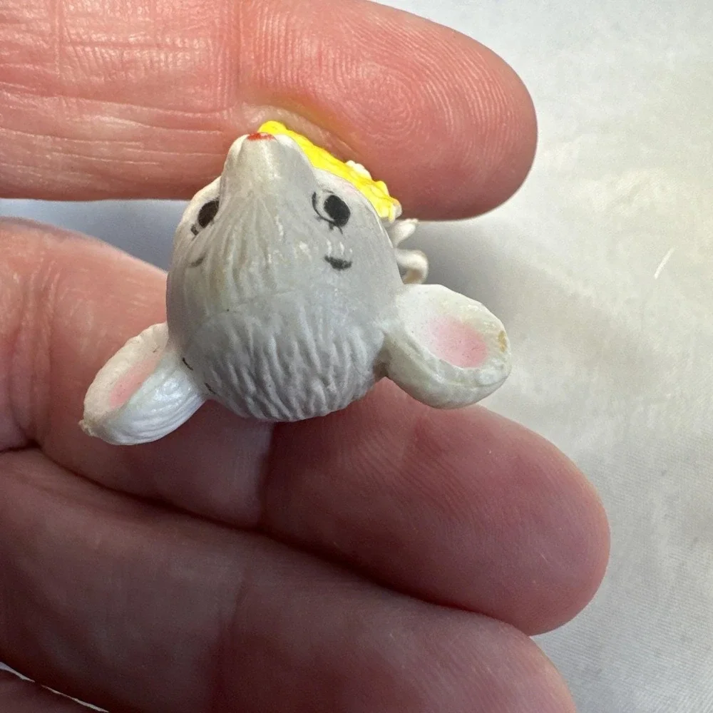 Dollhouse Miniature Mouse w Cheese Animal 1-1/16 inch high